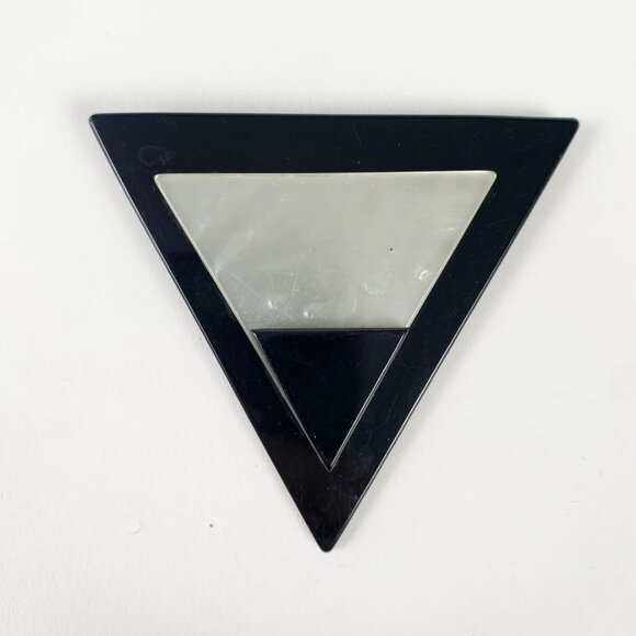 Holt Renfrew Italian 1980s Vintage Modernist Triangle Brooch - Picture 3 of 4